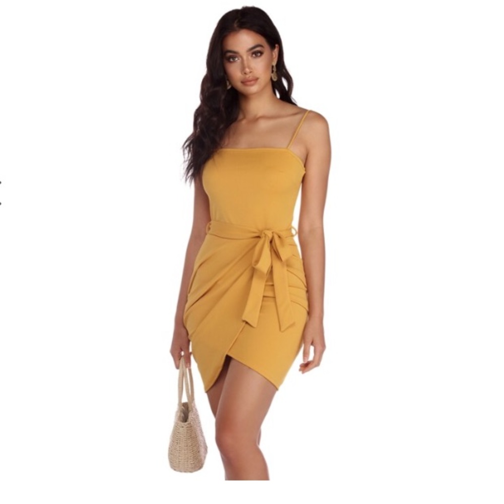 Eyes on the ties dress